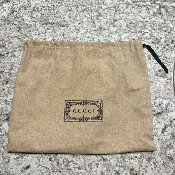 GG MARMONT SMALL SHOULDER BAG - Picture 11 of 13